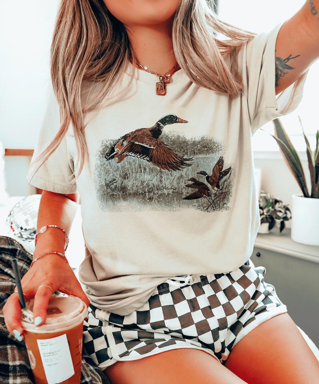 Shipping Dept. Adult SMALL / Cream Tshirt Retro Duck Scene - Cream - Sweatshirts & T-Shirts