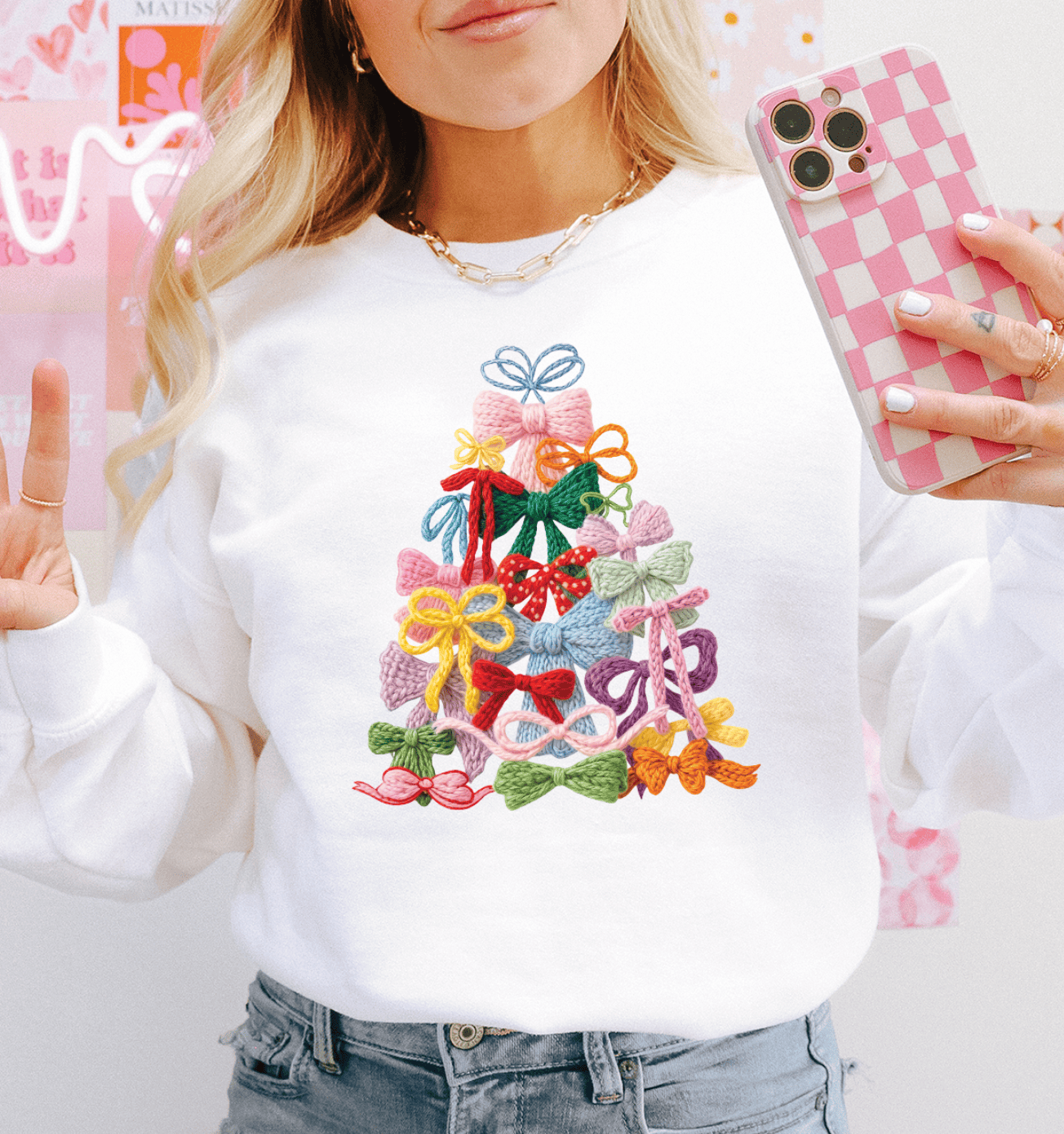 Faux Yarn Christmas Tree Bows - White Sweatshirt